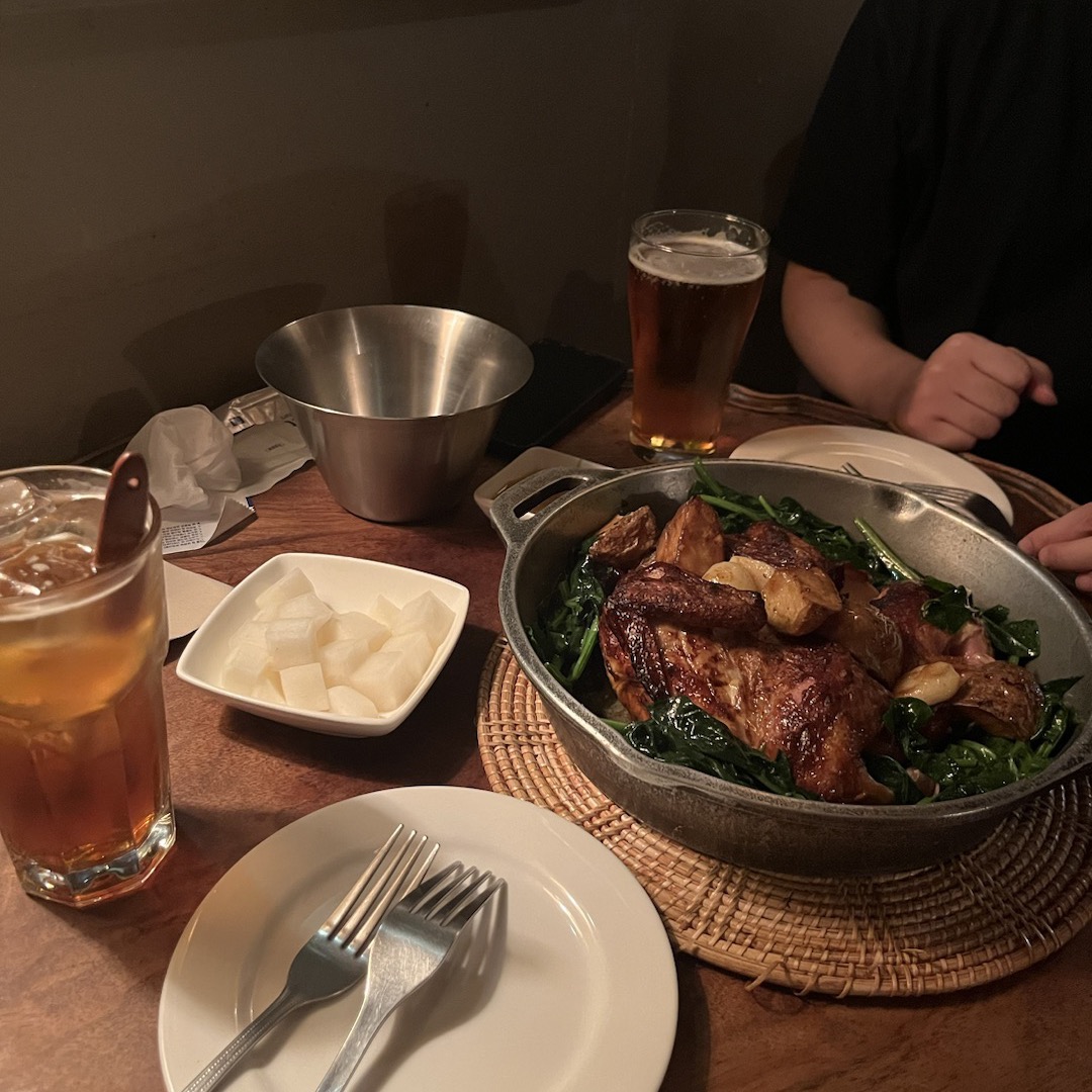 나 시금치 좋아했네..💚치킨 진짜 존맛탱구리였다..분위도 짱