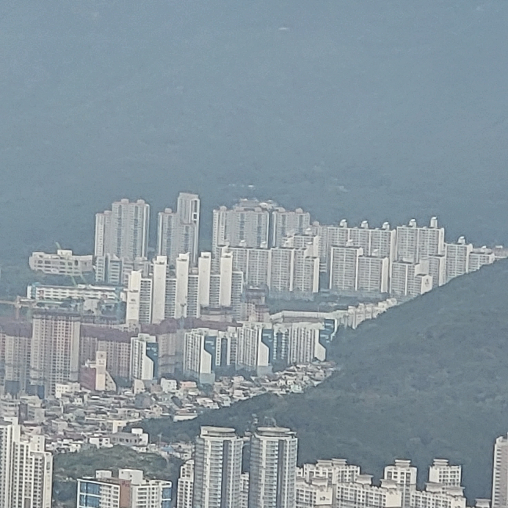 부산의 대부분이 본인다. 야경도 좋을 듯