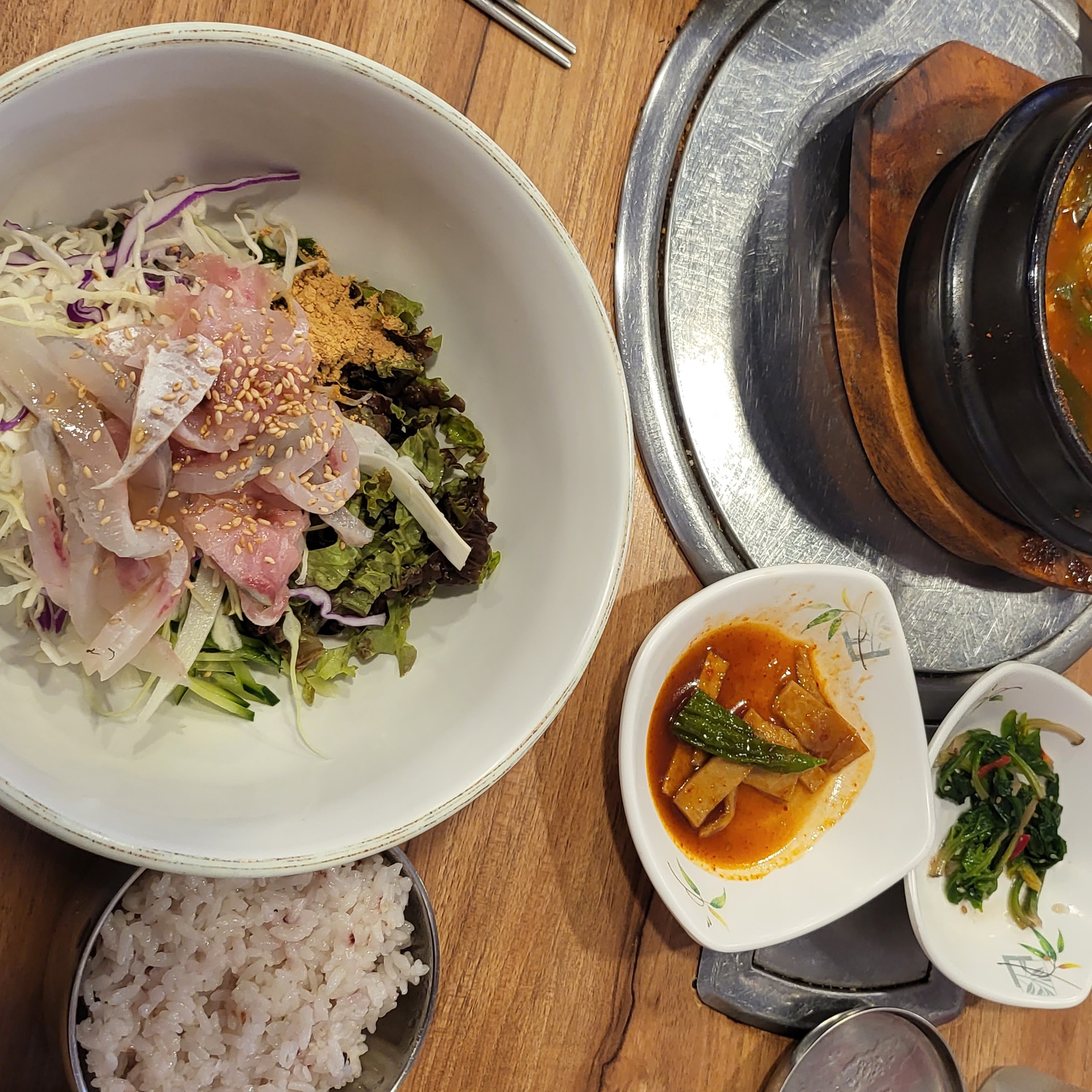 늘가는 점심특선 맛집. 탕이 맛있음