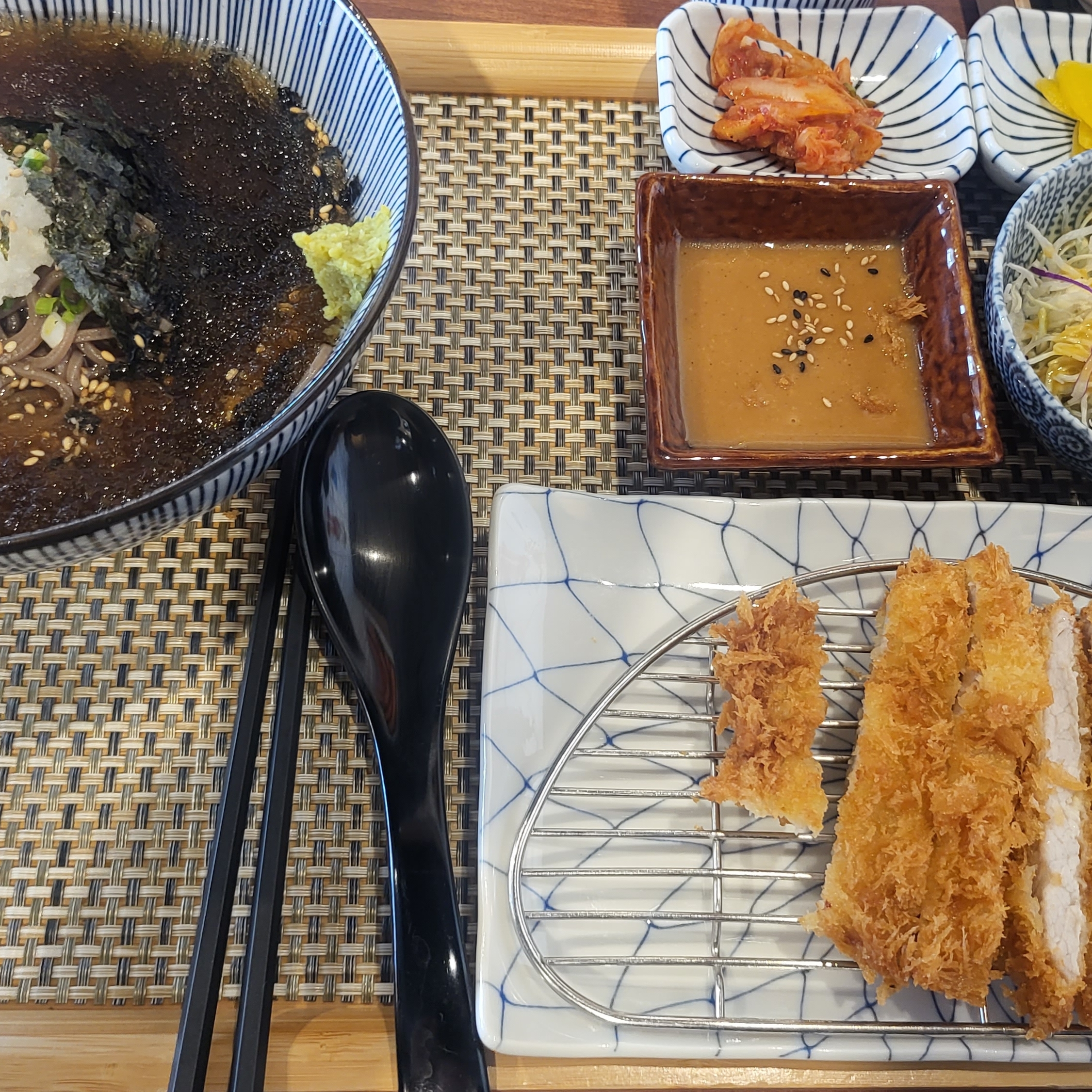 덥다
간은 안되어 있음
가성비 최악