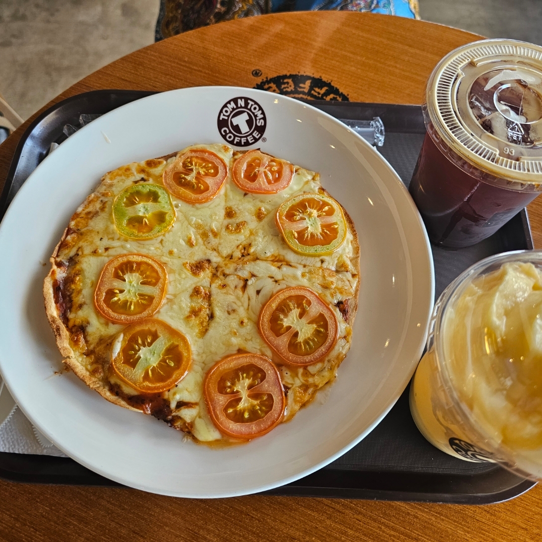 피자 생각보다 맛있다