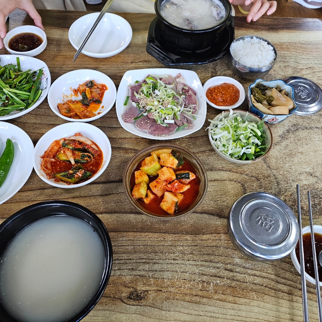 주차는 무조건 주변 관공서.
꼬리 양 많음