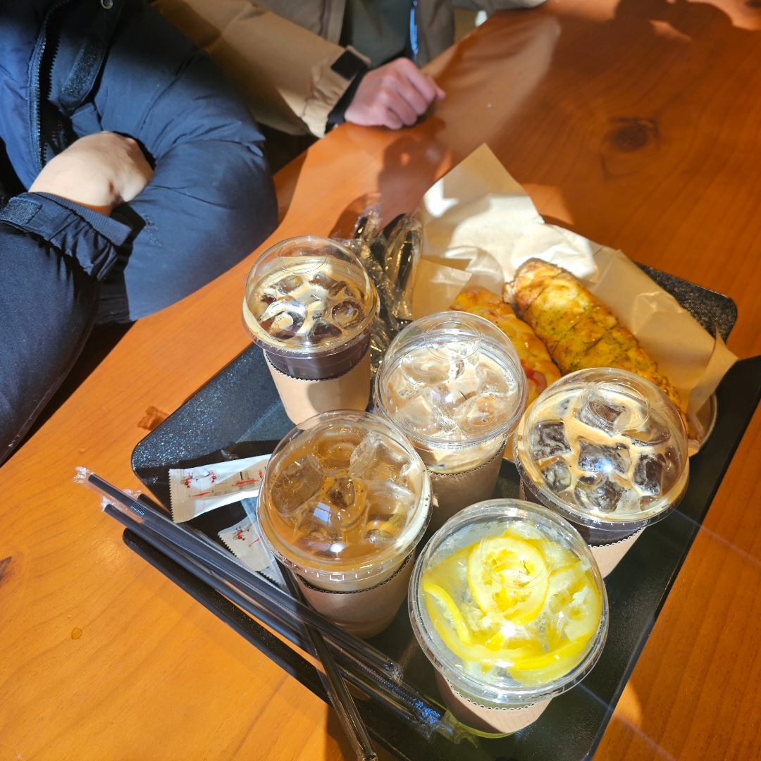 비싸다. 빵 맛남