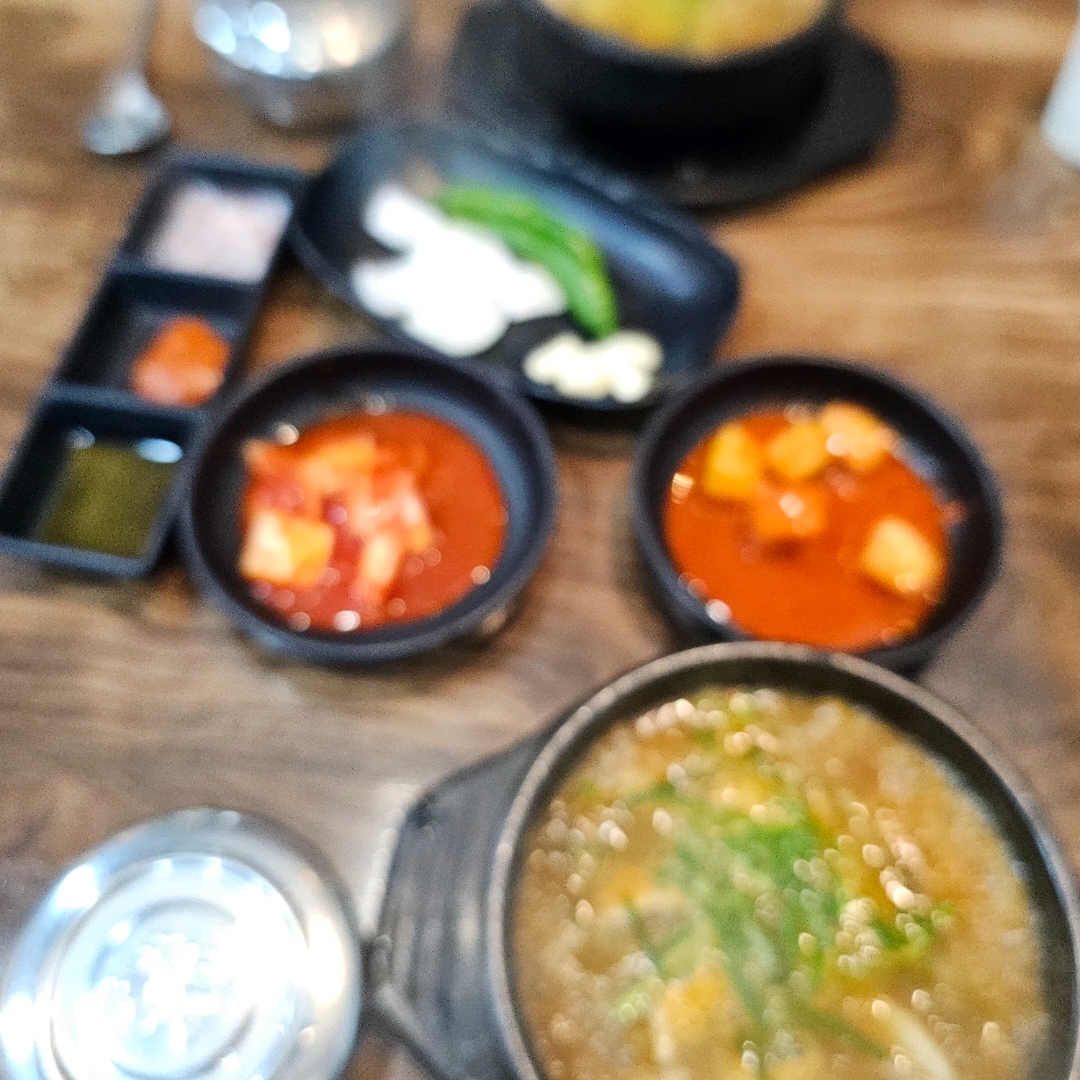 얼큰 곱창순대국 생각보다 깔끔하고 맛있음.
타지 사람들도 좋아할 듯